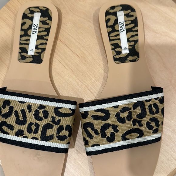 ZARA ANIMAL PRINT FLAT SANDALS - Picture 13 of 13